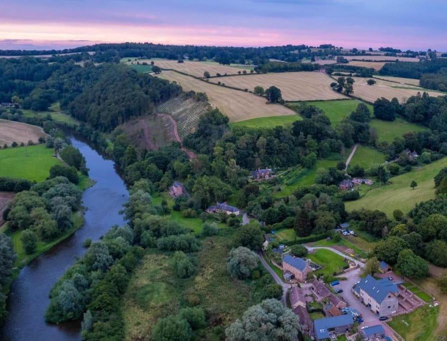Cosy Cottage On Banks Of River Wye Foy Exterior foto